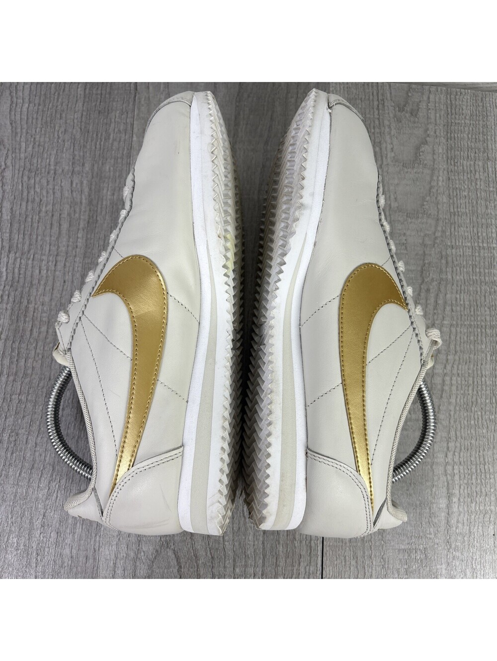 Nike Classic Cortez Leather Light Bone Metallic Gold 807471-011 Women's 10.5 - Picture 5 of 11